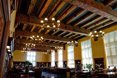 picture of the Life Sciences Library in the UT Tower